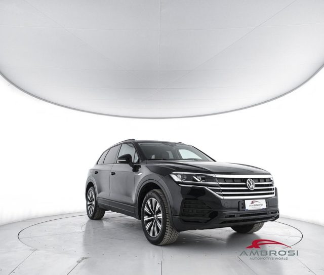VOLKSWAGEN Touareg usata 1