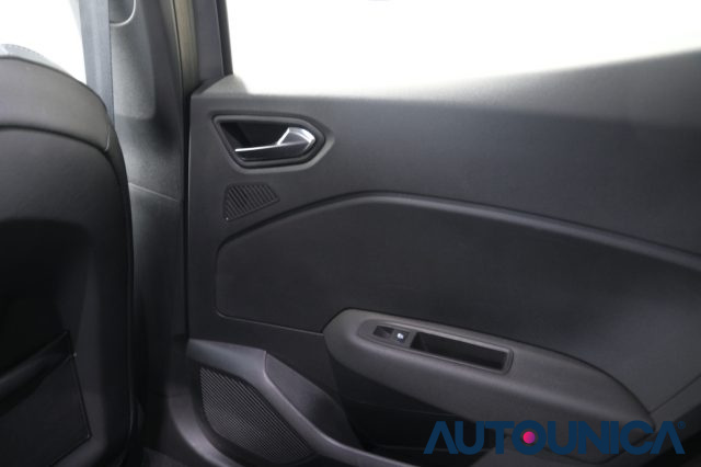 RENAULT Clio usata, con Telecamera per parcheggio assistito