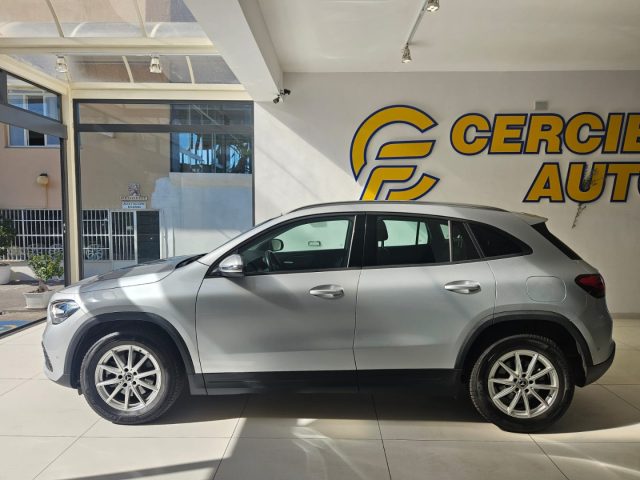 MERCEDES-BENZ GLA 180 usata, con Alzacristalli elettrici