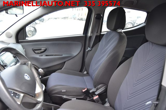 LANCIA Ypsilon usata, con USB