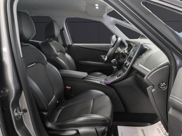 RENAULT Scenic usata, con Cruise Control