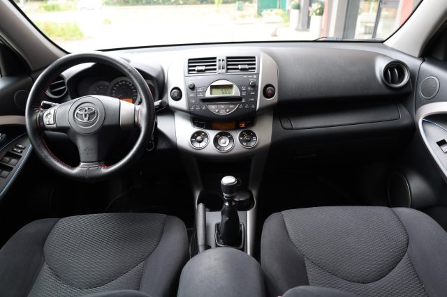 TOYOTA RAV 4 usata, con Volante in pelle