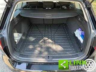 VOLKSWAGEN Passat Variant usata, con Sedile posteriore sdoppiato