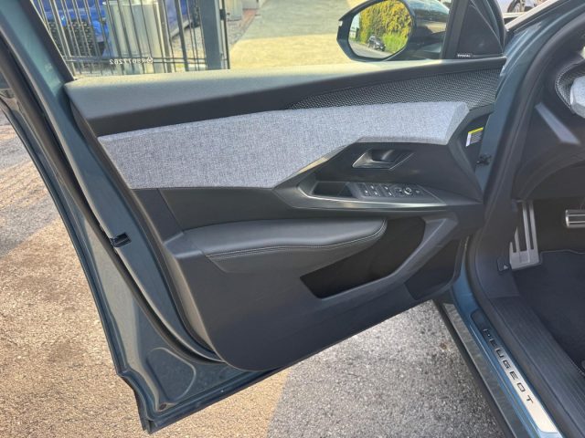PEUGEOT 3008 usata, con Sedili sportivi