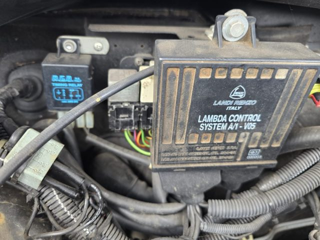 ALFA ROMEO 75 usata 16