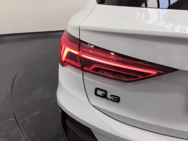 AUDI Q3 usata, con Sensori di parcheggio anteriori
