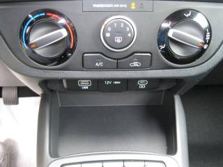 HYUNDAI i10 usata, con Luci diurne LED