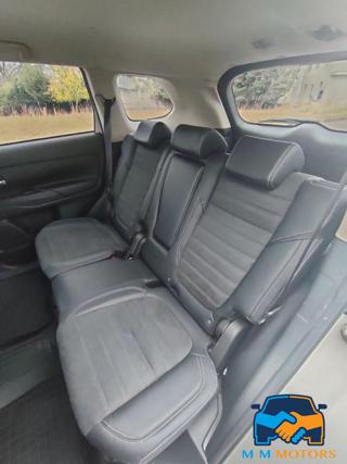 MITSUBISHI Outlander usata, con Park Distance Control