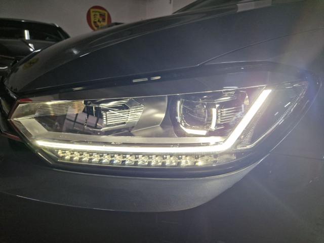 VOLKSWAGEN Touran usata, con Touch screen