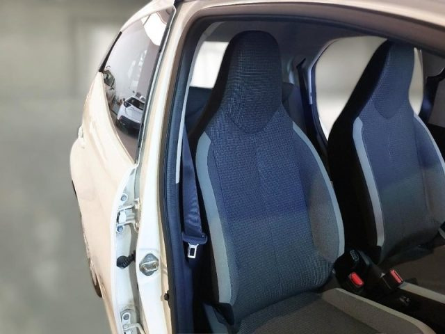 TOYOTA Aygo usata, con Bluetooth