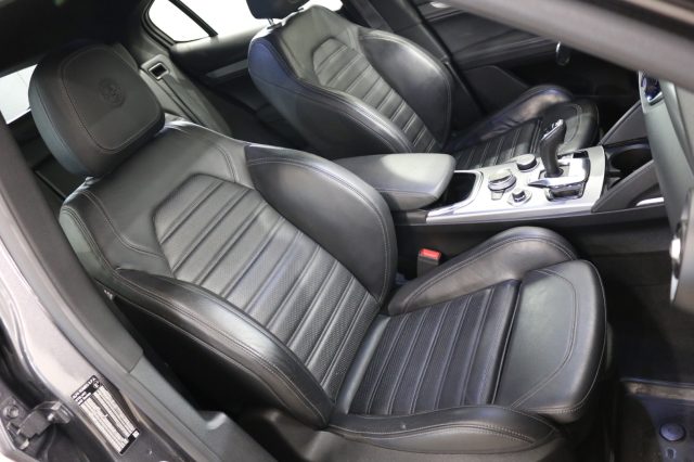 ALFA ROMEO Stelvio usata, con Controllo automatico clima