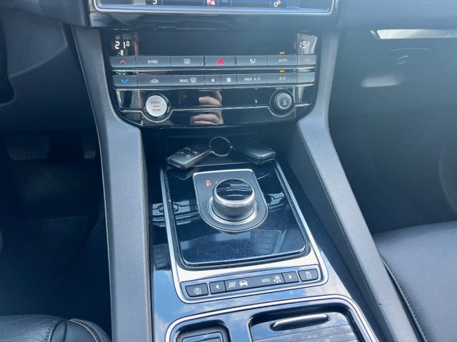 JAGUAR F-Pace usata, con Climatizzatore