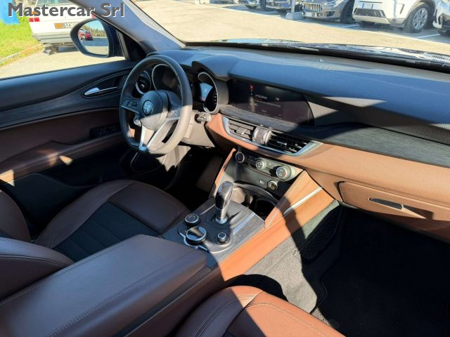ALFA ROMEO Stelvio usata, con Volante in pelle