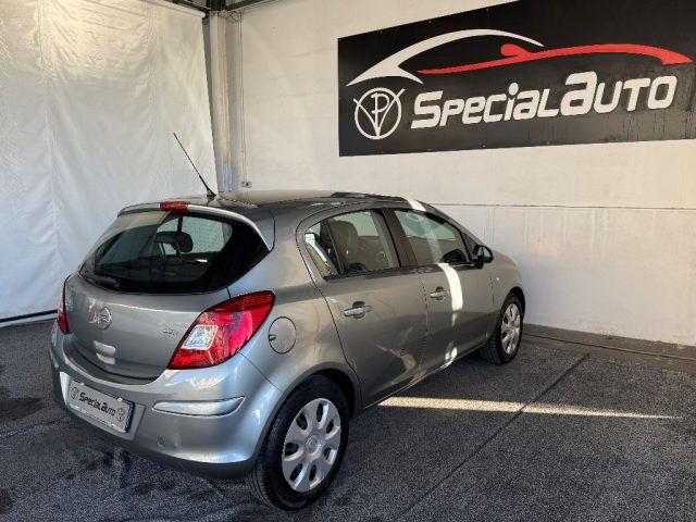 OPEL Corsa usata, con Autoradio
