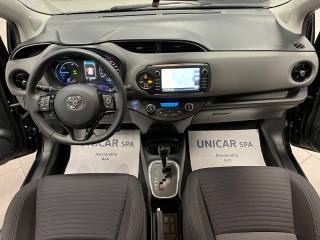 TOYOTA Yaris usata, con USB