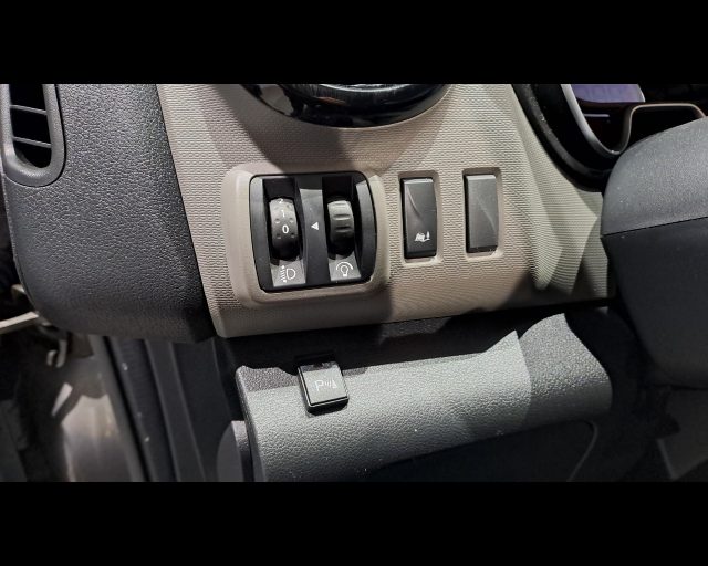 RENAULT Trafic usata 14