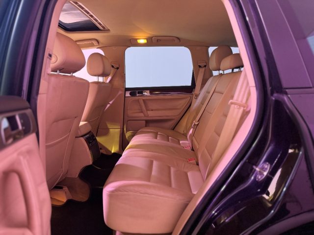 VOLKSWAGEN Touareg usata 17