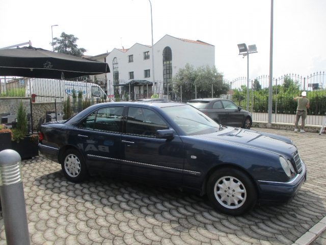 MERCEDES-BENZ E 250 usata, con Airbag