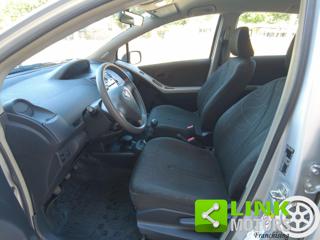 TOYOTA Yaris usata 15