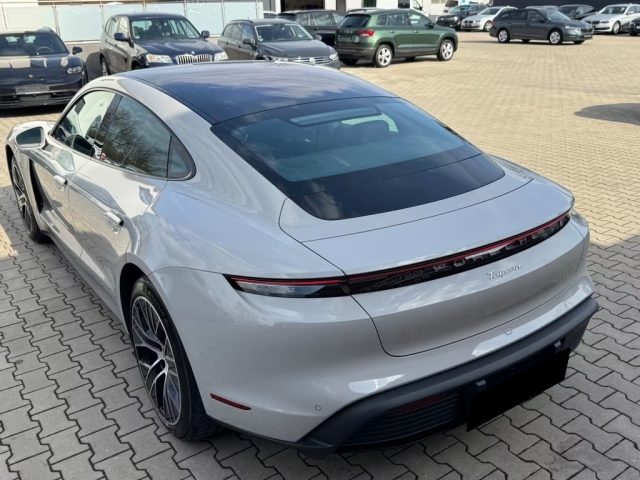 PORSCHE Taycan usata, con Autoradio