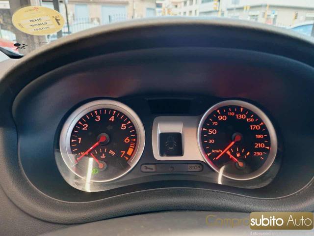 RENAULT Clio usata, con Specchietti laterali elettrici