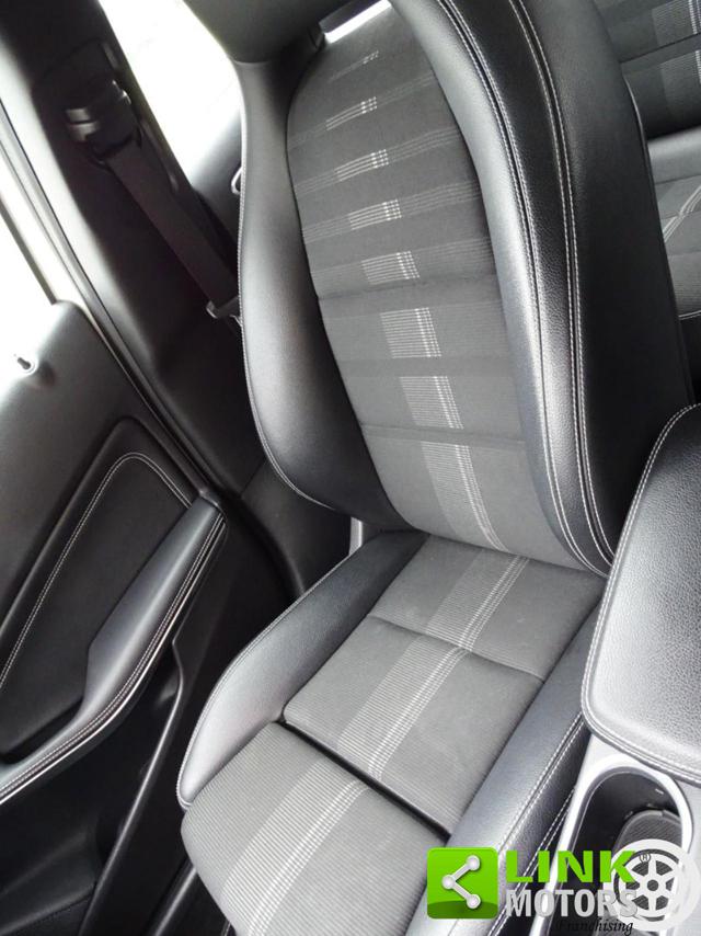 MERCEDES-BENZ GLA 180 usata, con Hill holder