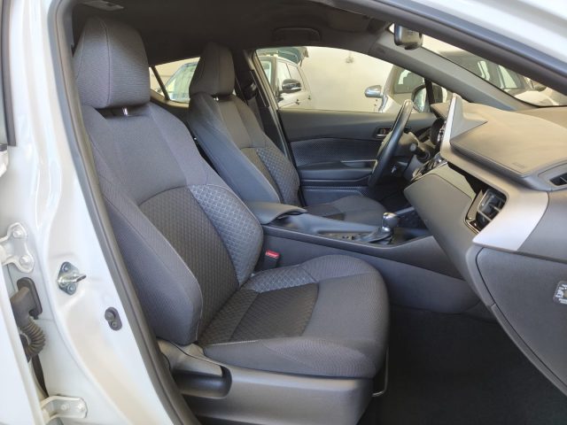 TOYOTA C-HR usata, con Controllo automatico clima