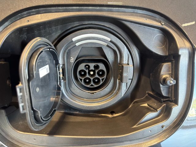 MERCEDES-BENZ E 300 usata, con Controllo elettronico della corsia