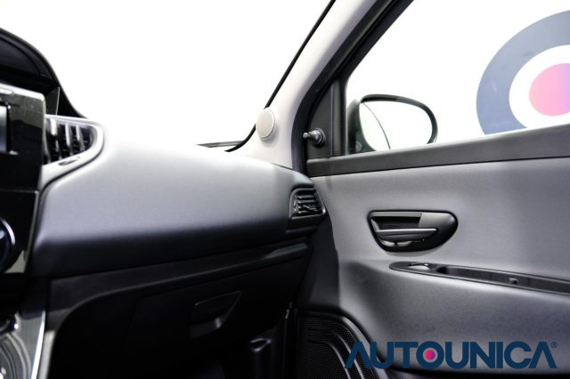 LANCIA Ypsilon usata 27