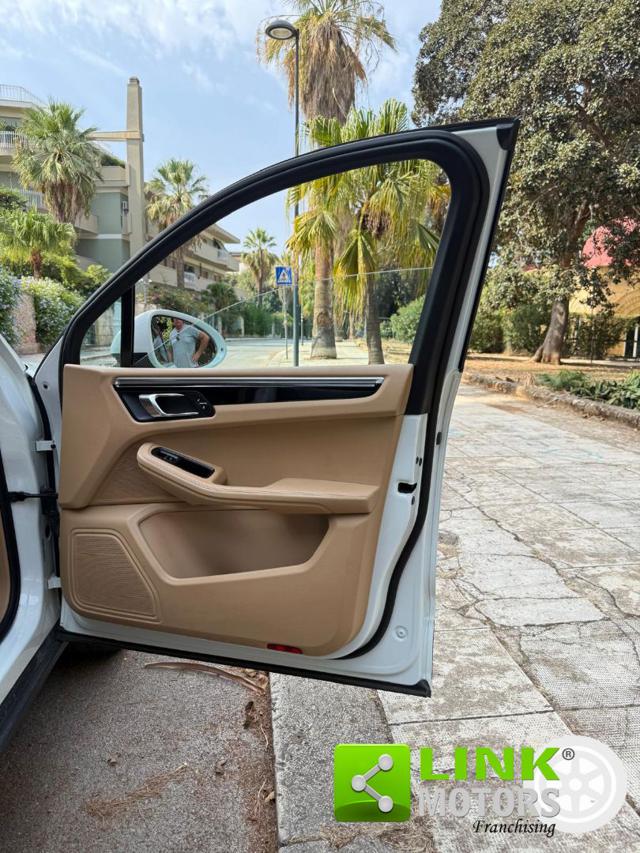 PORSCHE Macan usata, con Sistema di navigazione