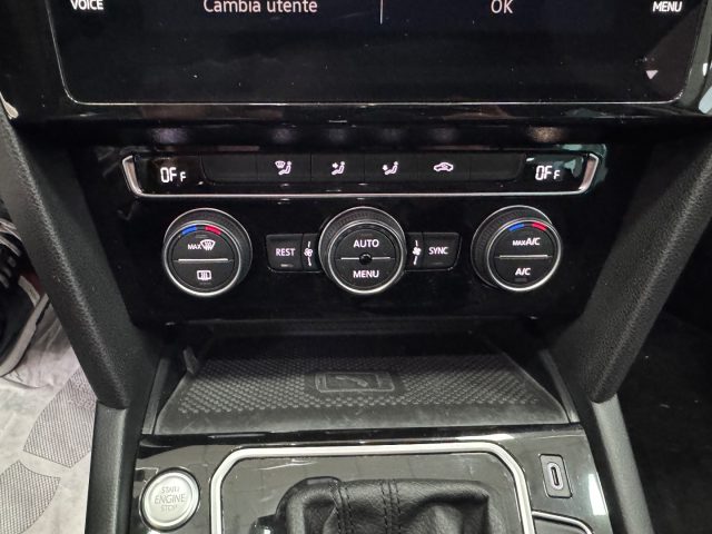 VOLKSWAGEN Passat Variant usata, con Volante in pelle