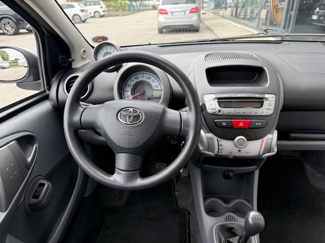 TOYOTA Aygo usata 7