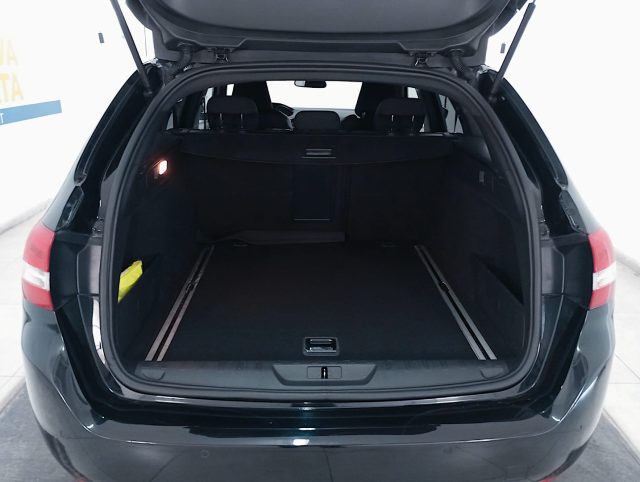 PEUGEOT 308 usata, con Cerchi in lega