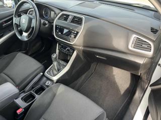 SUZUKI S-Cross usata, con Autoradio