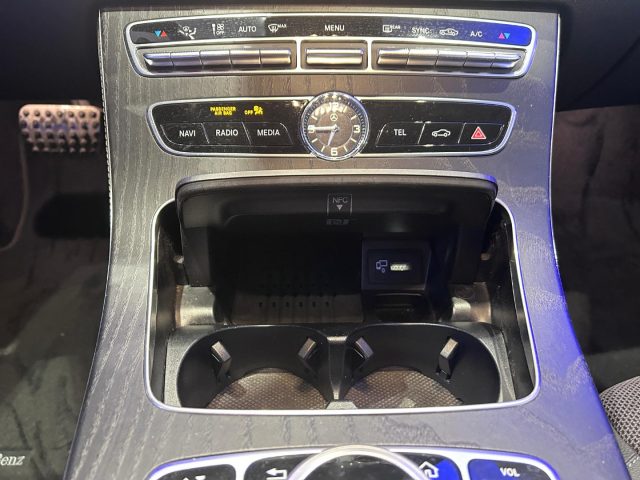 MERCEDES-BENZ E 220 usata, con Touch screen