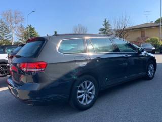 VOLKSWAGEN Passat Variant usata, con Alzacristalli elettrici