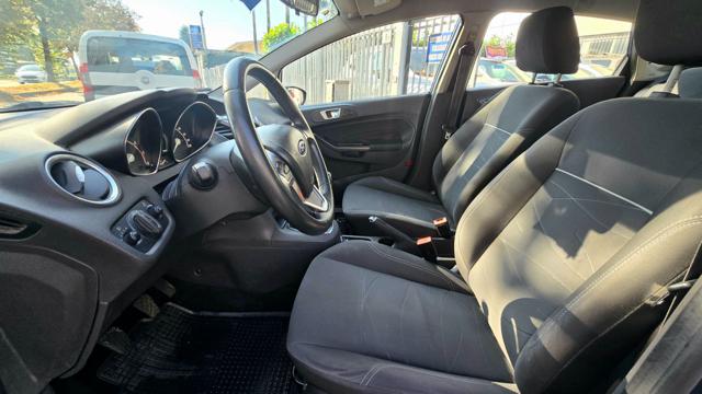 FORD Fiesta usata, con USB