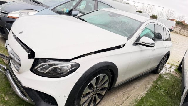 MERCEDES-BENZ E 220 usata, con Airbag laterali