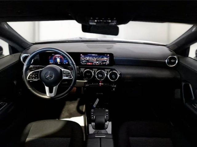 MERCEDES-BENZ CLA 180 usata, con Boardcomputer