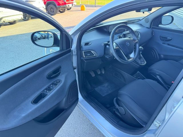 LANCIA Ypsilon usata, con ESP