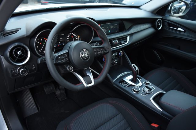 ALFA ROMEO Stelvio usata, con Alzacristalli elettrici