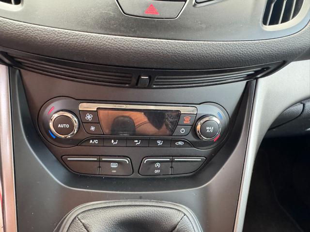 FORD Kuga usata, con USB