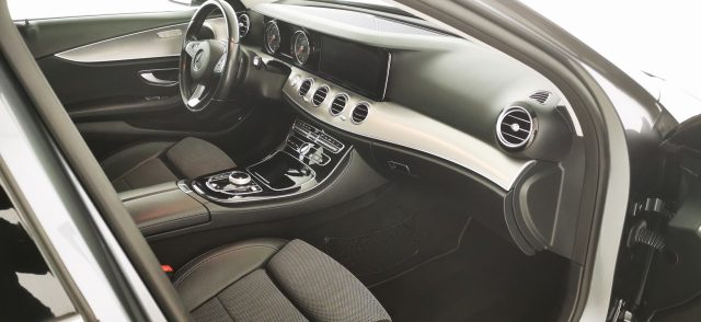MERCEDES-BENZ E 220 usata, con Volante in pelle