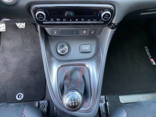 TOYOTA Yaris usata, con Autoradio digitale