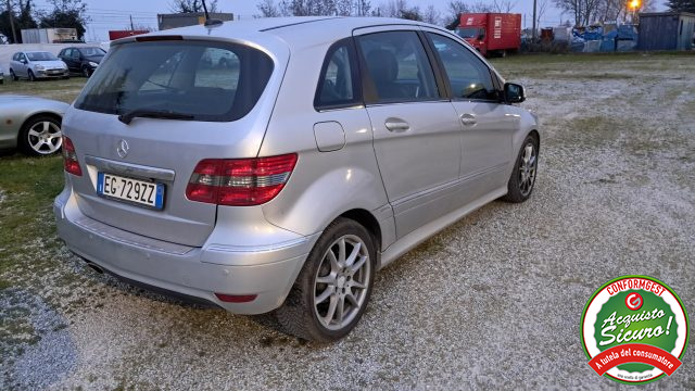 MERCEDES-BENZ B 180 usata, con Boardcomputer