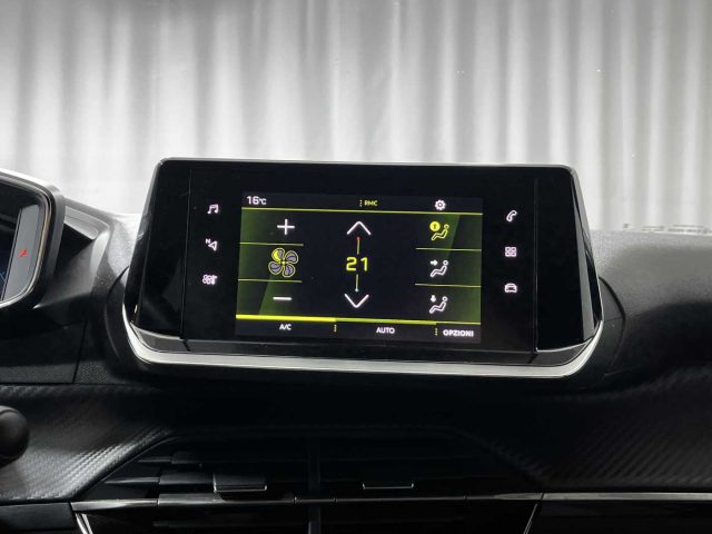 PEUGEOT 2008 usata, con Sensori di parcheggio posteriori