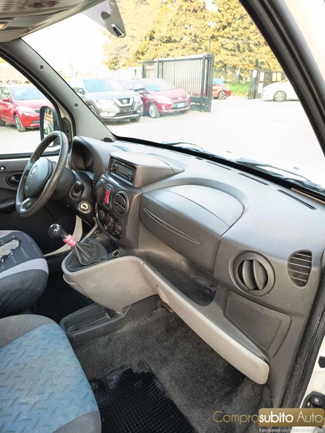 FIAT Doblo usata, con Sedile posteriore sdoppiato