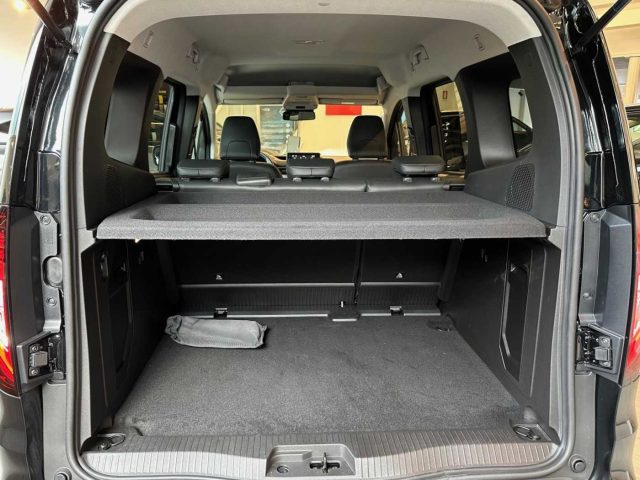 NISSAN Townstar usata, con Sensori di parcheggio posteriori