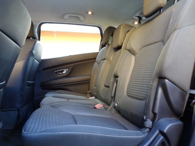 RENAULT Grand Scenic usata, con Chiusura centralizzata