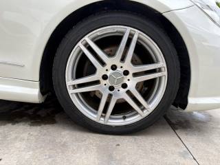 MERCEDES-BENZ E 220 usata, con Fari Xenon